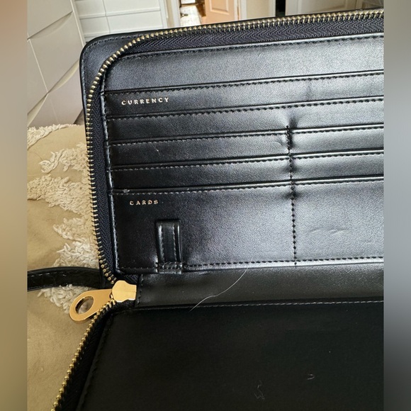 NWOT Calpack travel clutch with strap - Picture 3 of 5